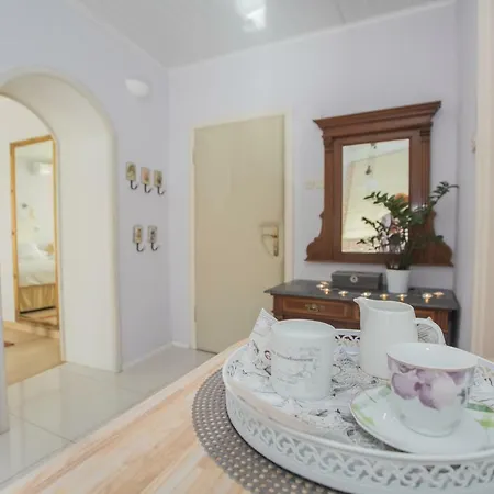 公寓 Shabby Chic 希贝尼克