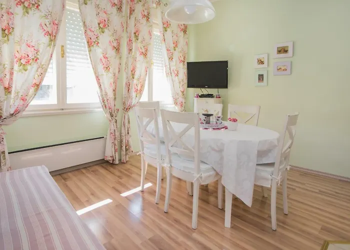 Shabby Chic Apartment Sibenik